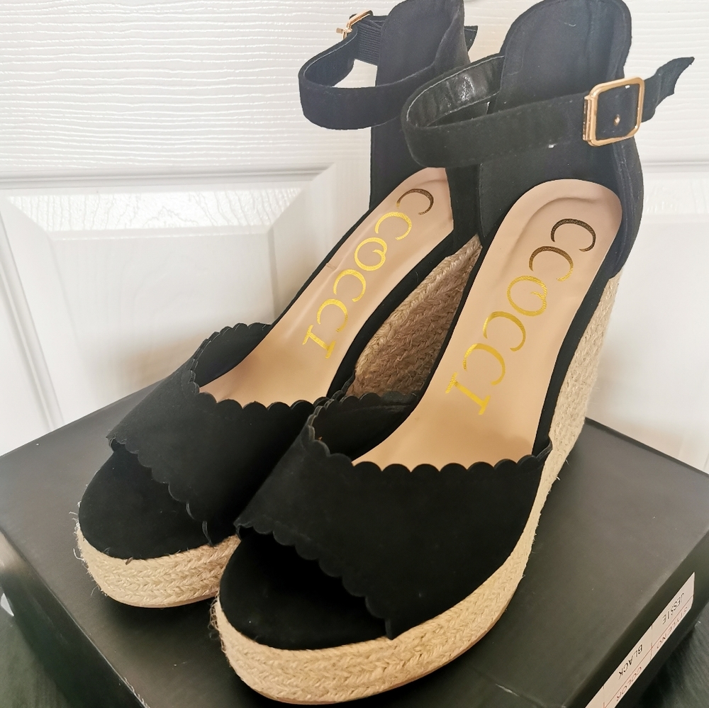 Black Faux Suede Scallop Trim Wedges